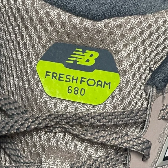 New Balance Fresh Foam 680 V7 Light Brown/Gray Women's Running Shoes Size 9.5B - Picture 6 of 16